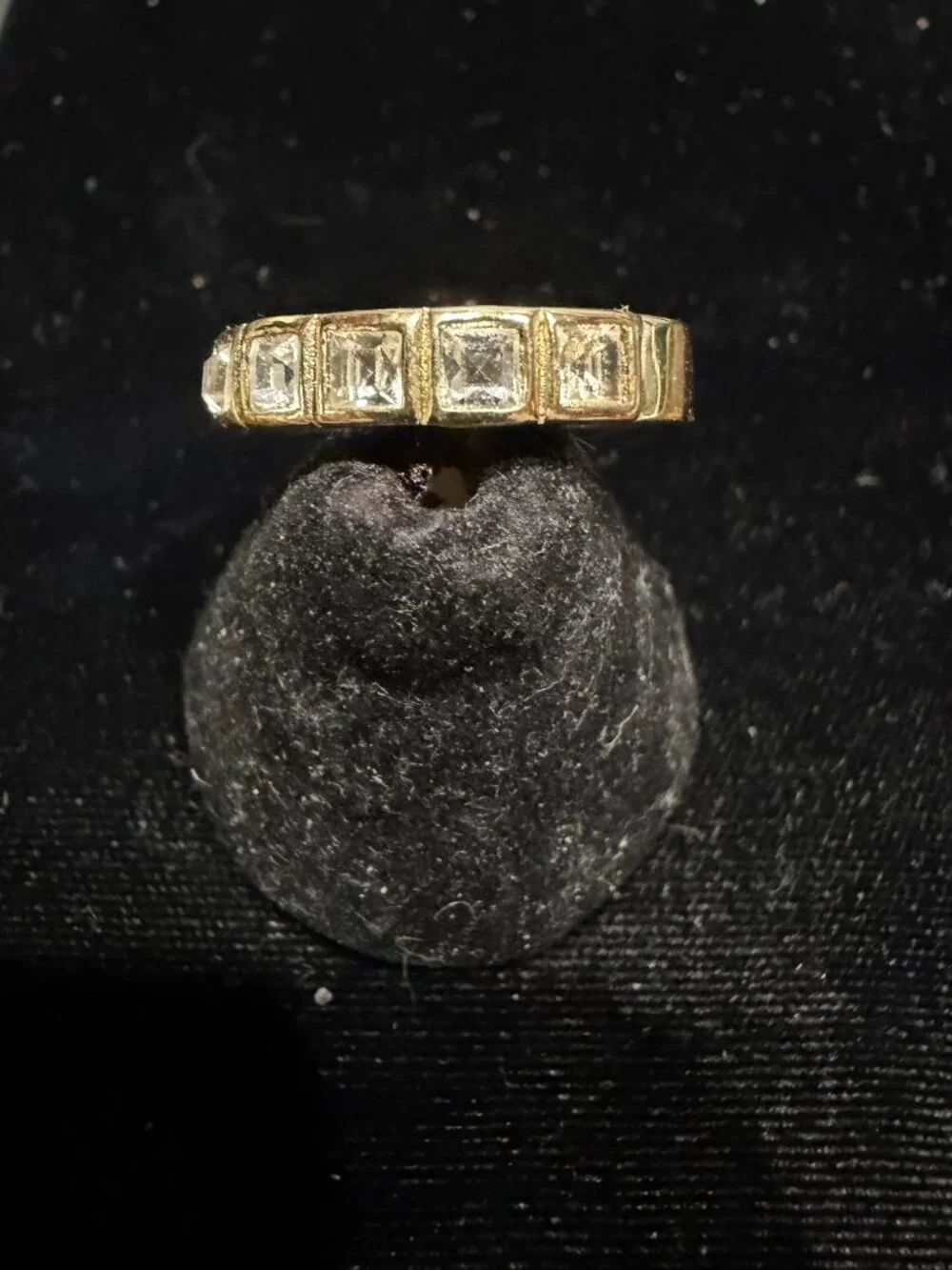 Dryberg Kern Goldtone Band with clear stones Size 8